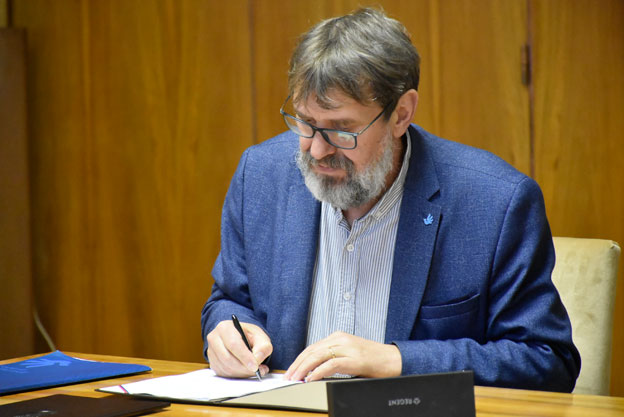  Potpisan sporazum Ministarstva i Fonda za obrazovanje Roma 