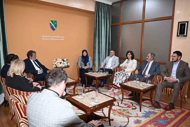 Ministar Žigmanov posetio sedište Nacionalnog saveta bošnjačke nacionalne manjine