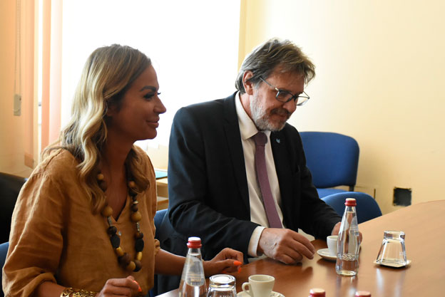  Ministarstvo za ljudska i manjinska prava i društveni dijalog potpisalo je sporazum o saradnji sa produkcijskom kućom igranog filma o muzičaru i Romu Džeju Ramadanovskom  