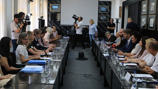  Ministar Tomislav Žigmanov prisustvovao u Kragujevcu potpisivanju Sporazuma o saradnji u sprovođenju projekta „Socijalna inkluzija za dostojanstven život Roma i drugih osetljivih grupa u Srbiji“  