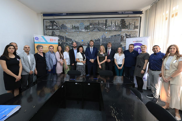  Ministar Tomislav Žigmanov prisustvovao u Kragujevcu potpisivanju Sporazuma o saradnji u sprovođenju projekta „Socijalna inkluzija za dostojanstven život Roma i drugih osetljivih grupa u Srbiji“ 